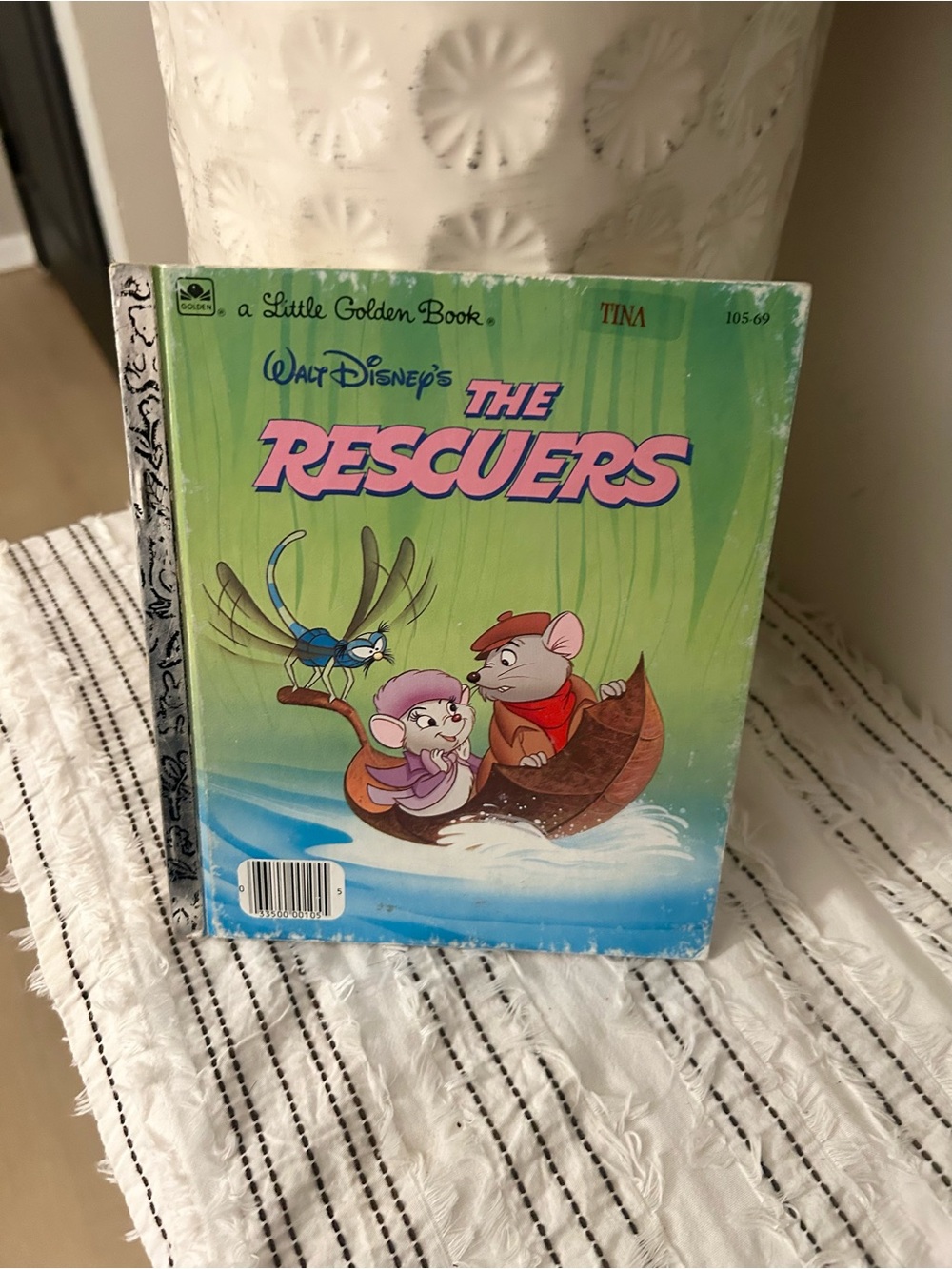 Vintage 1977 Disney The Rescuers Little Golden Book Walt Disney
